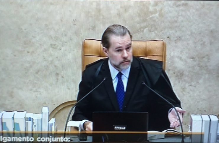 STF veta prisão em 2ª instância e Lula pode ser solto