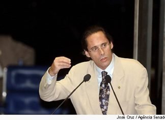 Posse de suplente de Rose depende de aprovação da Mesa Diretora