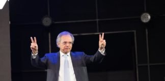 Governo não consegue “meter a faca” no sistema S