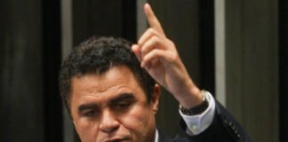 Câmara terá que votar afastamento de deputado acusado de corrupção