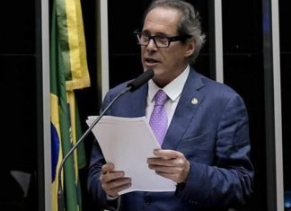 O Globo diz que senador capixaba é ultradireitista