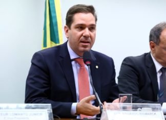 Projeto de deputado do PDT impede que salário seja penhorado