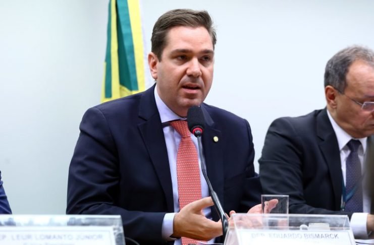Projeto de deputado do PDT impede que salário seja penhorado