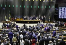 Congresso mantém veto de Bolsonaro a itens da minirreforma eleitoral