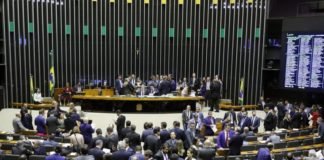 Congresso mantém veto de Bolsonaro a itens da minirreforma eleitoral