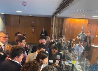 Sem educação: Ministro mais odiado do país é denunciado no STF