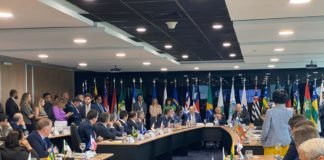 Ministro diz que fim de imposto sobre combustíveis é medida de longo prazo