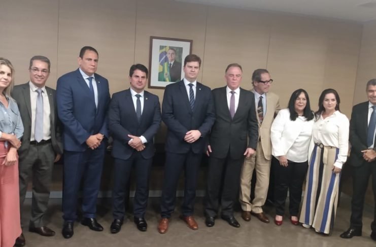 Ministro admite que recurso é pouco para atender vítimas das enchentes