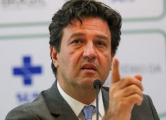 Casos de coronavírus no Brasil, até agora, são apenas a ponta do iceberg, diz ministro