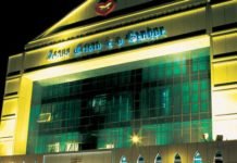 Governador manda polícia fechar templos religiosos