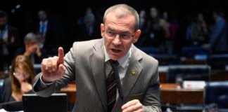 Senado convoca ministro para explicar corte de R$ 619 milhões da educação