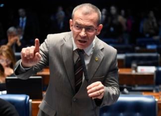 Senador Contarato diz que vai disputar reeleição