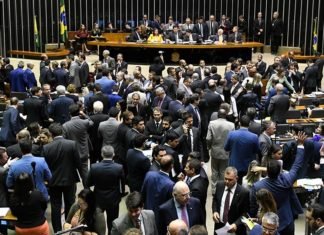Mantido veto dos R$ 30 bilhões do orçamento impositivo; veja como capixabas votaram