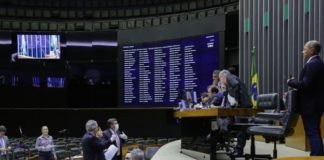 Lei dispensa atestado médico para trabalhador infectado