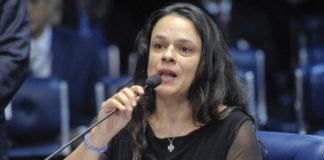 Saída de Moro abre porta da corrupção no governo Bolsonaro, prevê deputada