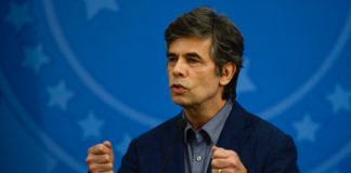 Corona assassino: Novo ministro ainda não disse a que veio