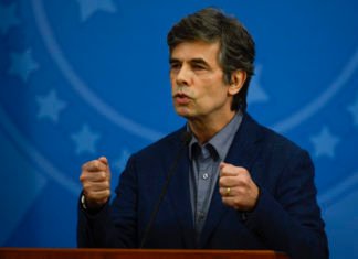 Corona assassino: Novo ministro ainda não disse a que veio