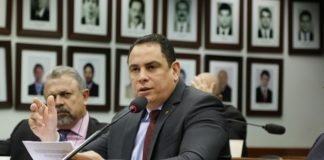Fies é suspenso por 60 dias pela Câmara dos Deputados
