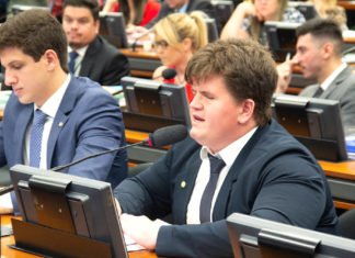 Rigoni não vai assinar pedido de impeachment contra Bolsonaro