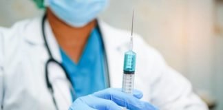 Vacina contra coronavírus começa a ser testada em humanos