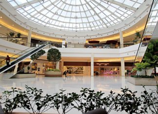 Shoppings reabrem em Brasília mas sem cinema e praça de alimentação