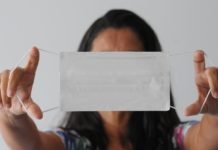 Veja como usar a máscara facial corretamente. No carro não precisa