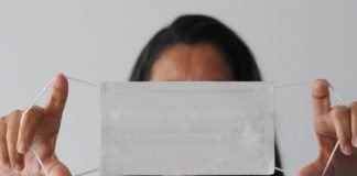 Veja como usar a máscara facial corretamente. No carro não precisa