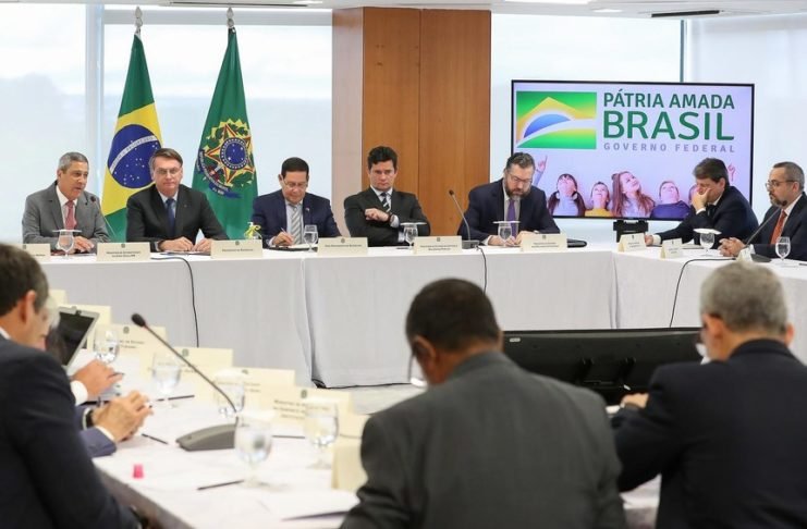 Vídeo mostra como pais é governado. Sobre Covid-19 zero