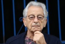 Por que Bolsonaro quer armar a população? Gabeira explica