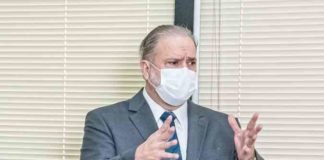 Deputados que invadiram hospitais vão responder a processo na PGR