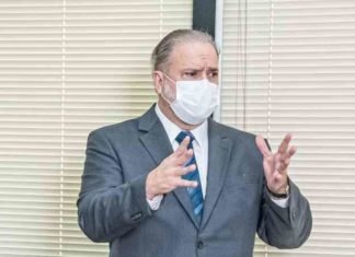 Deputados que invadiram hospitais vão responder a processo na PGR