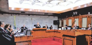 TSE livra cara dos espertos. Não vai punir abuso de poder religioso nestas eleições