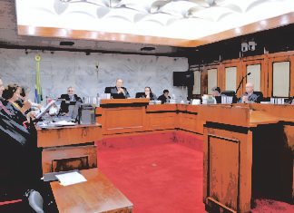 TSE define quanto cada partido gastará na eleição: PT e PSL lideram