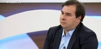 Presidente da Câmara descarta impeachment de Bolsonaro, por hora