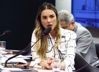 Covid não dá trégua: Deputada que defende ozonioterapia é internada
