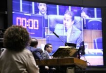 Sessões presenciais no Congresso só após eleição municipal. Ano perdido