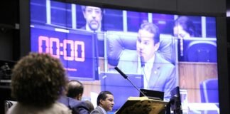 Sessões presenciais no Congresso só após eleição municipal. Ano perdido