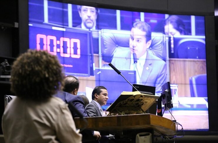 Sessões presenciais no Congresso só após eleição municipal. Ano perdido