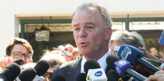 Pesquisa Rede Gazeta: Casagrande tem mais votos que todos adversários juntos