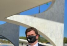 Deputado devolve aos cofres públicos R$ 694 mil em 17 meses de mandato