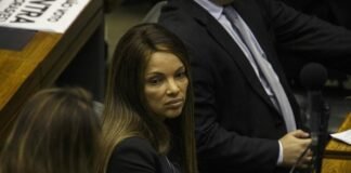 No reino podre de Flordelis: Filha diz que deputada mandou matar o marido