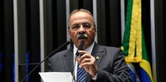 Senador que desviou recursos contra Covid é afastado do cargo