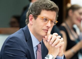 Em nota, senadora Rose pede saída do ministro do Meio Ambiente e critica governo