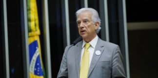 Deputado quer prisão de 2 a 6 anos para servidor que receber acima do teto