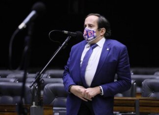 Líder denuncia que briga política na Câmara prejudicou população