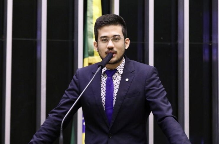 Deputado vai à Justiça para anular reajuste de 170% de reembolso médico de deputados