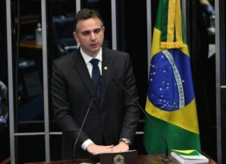 Mineiro ganha presidência do Senado com folga