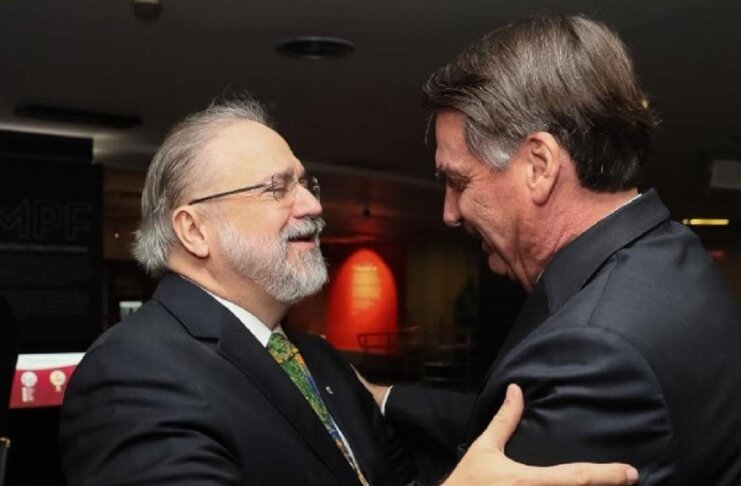 Prevaricador-Geral: ABI pede cabeça de Aras por desvio funcional