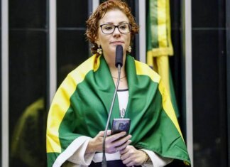 Deputada bolsonarista apresenta projeto para dificultar aborto no país