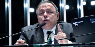 Ministro da Saúde não convence senadores; CPI da Covid avança
